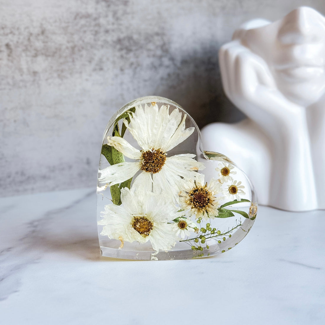 Minimalist Interiors with Preserved Flowers: Less Is More