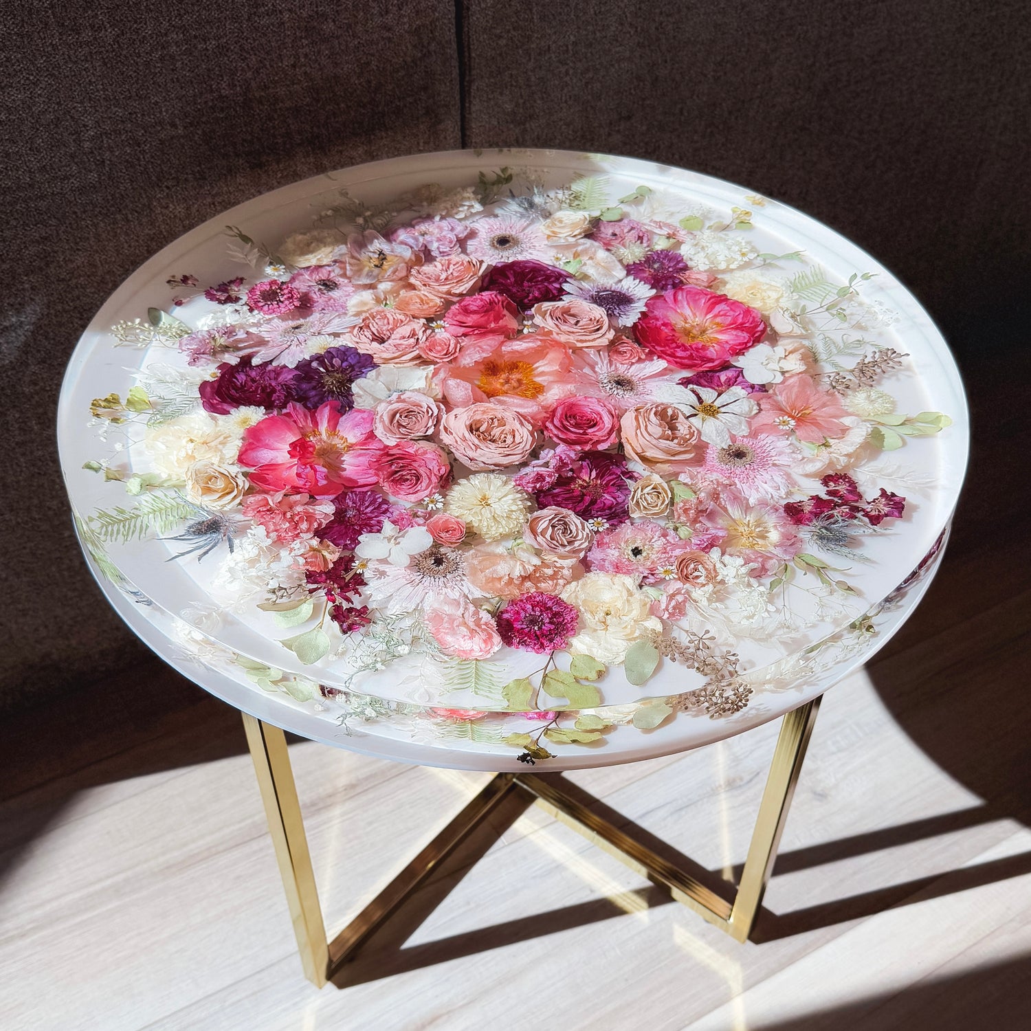 Flower Preservation Coffee Table with Flowers